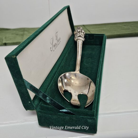 Vtg Silver Treasures By Godinger Silverplate Holiday Santa Slotted Serving Spoon - Picture 2 of 12